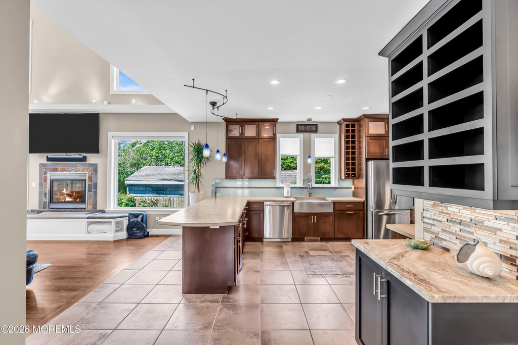 609 15th Avenue - Photo 13