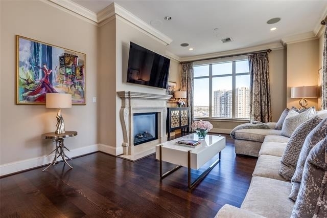 2555 N Pearl Street - Photo 3
