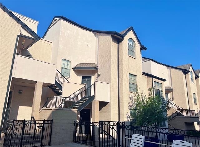 3901 Travis Street - Photo 0