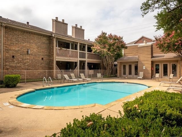 5132 Amesbury Drive - Photo 2