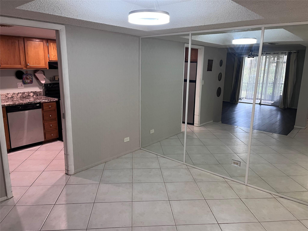 3670 N Inverrary Drive - Photo 3