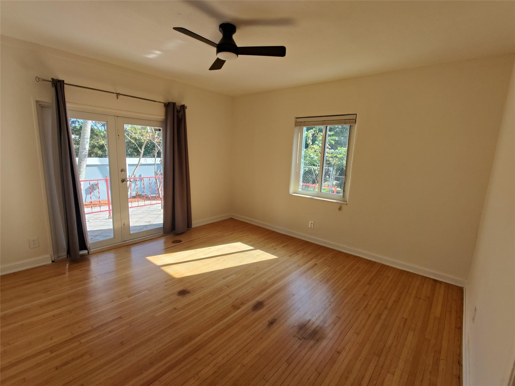 733 Ne 18th Avenue - Photo 8