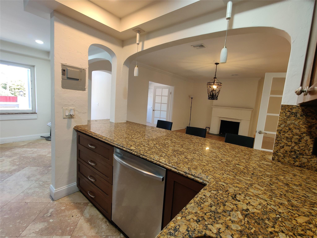 733 Ne 18th Avenue - Photo 3