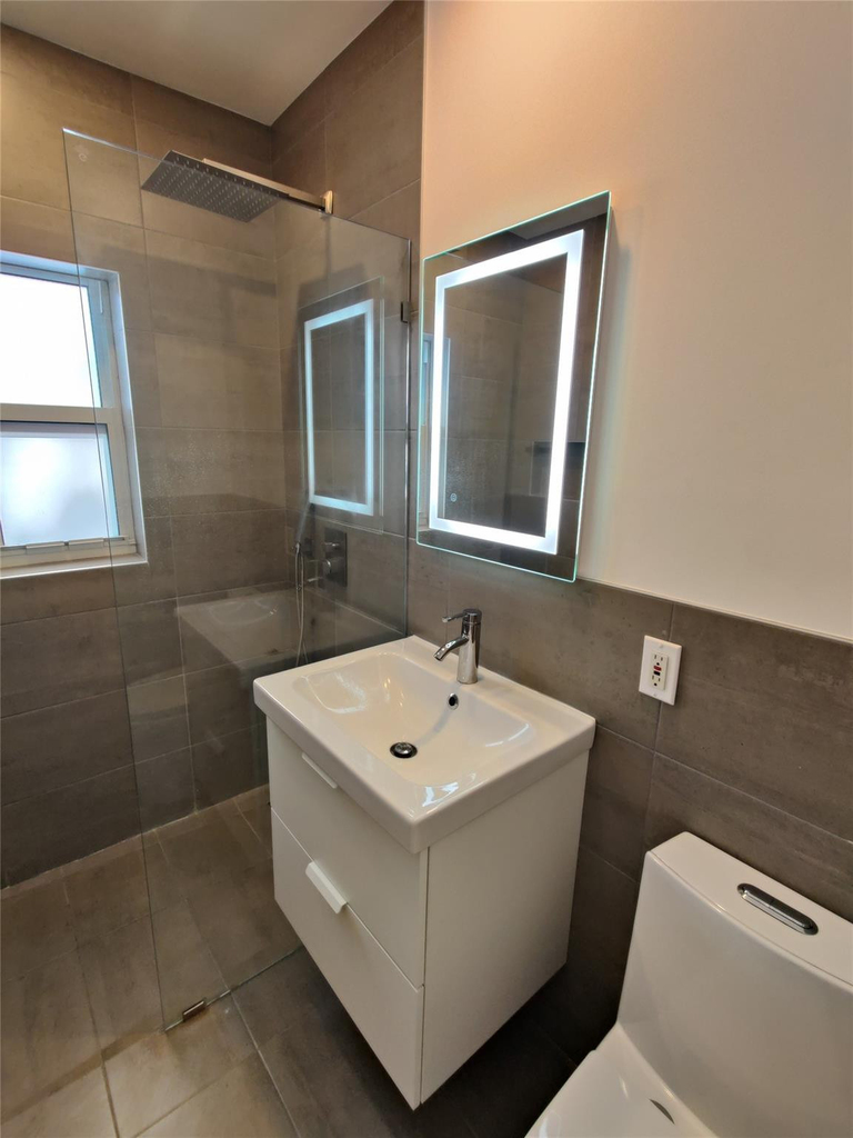 733 Ne 18th Avenue - Photo 13
