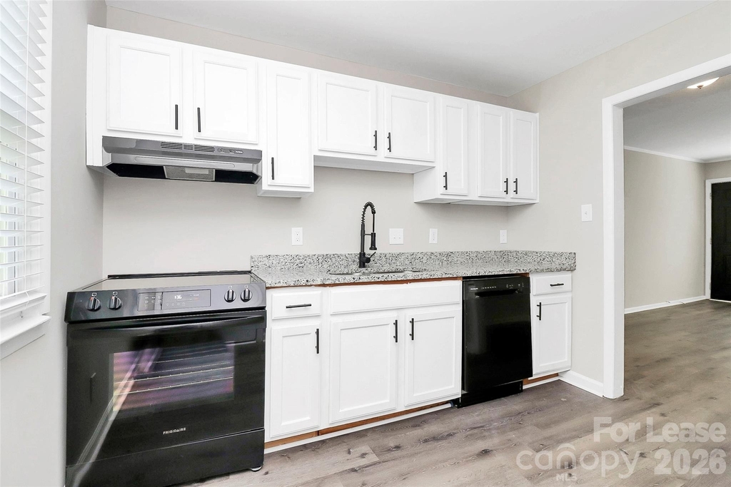 1827 Academy Street - Photo 4