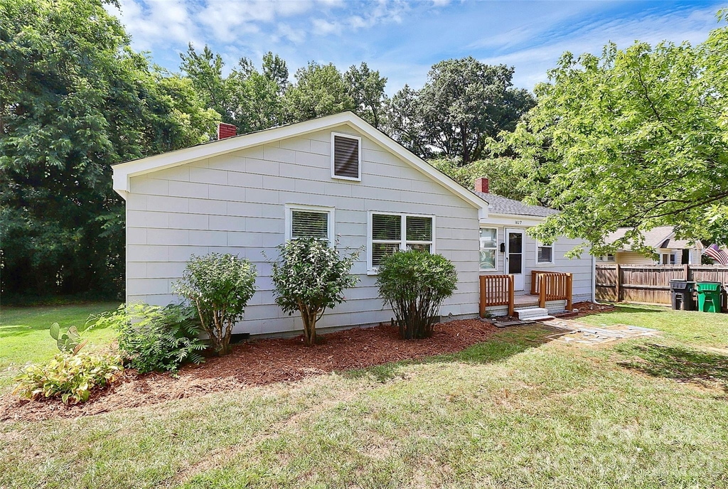 1825 Academy Street - Photo 0