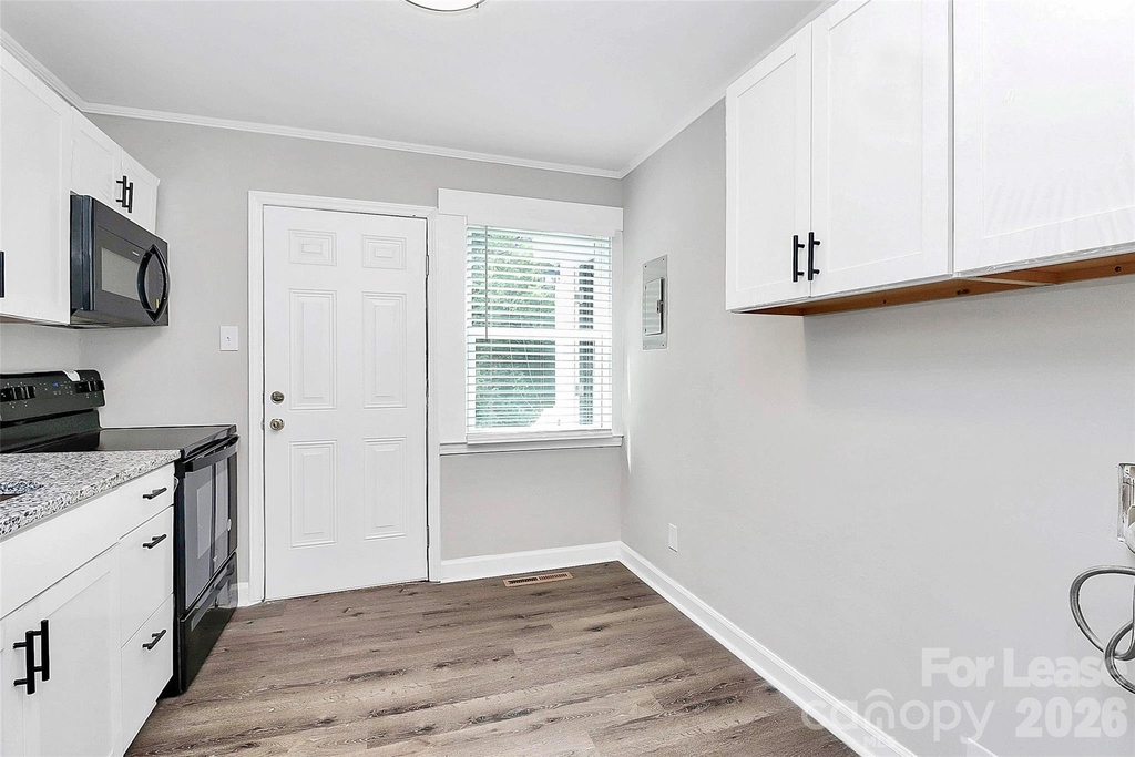 1825 Academy Street - Photo 2