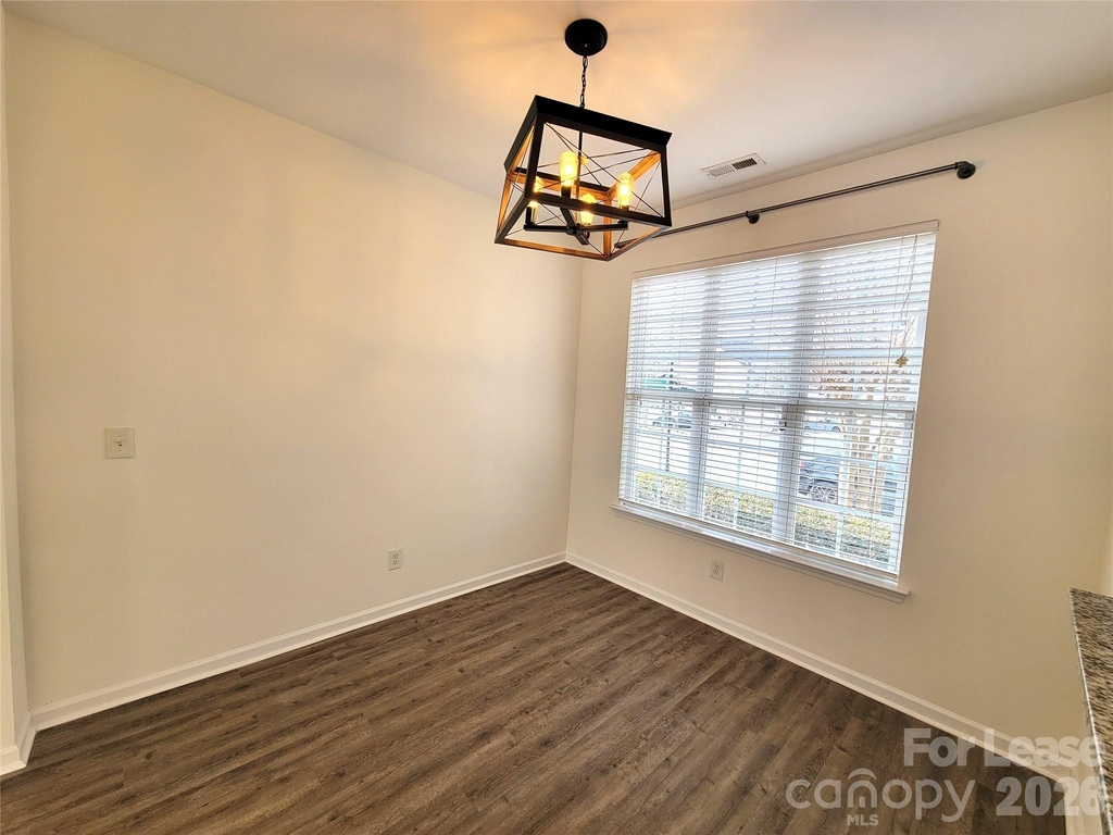1081 Woodglen Lane - Photo 5