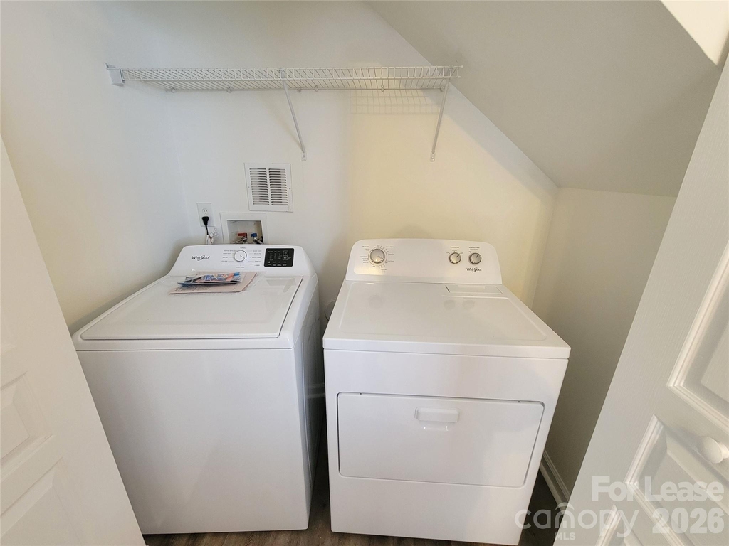 1081 Woodglen Lane - Photo 4
