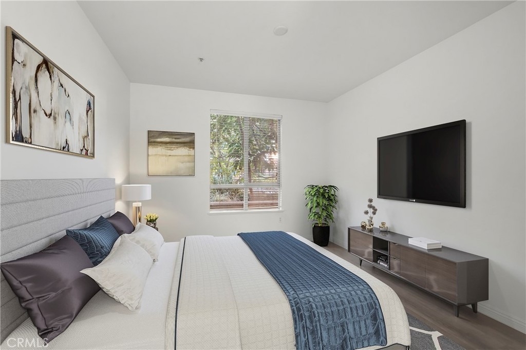 100 S Alameda - Photo 2