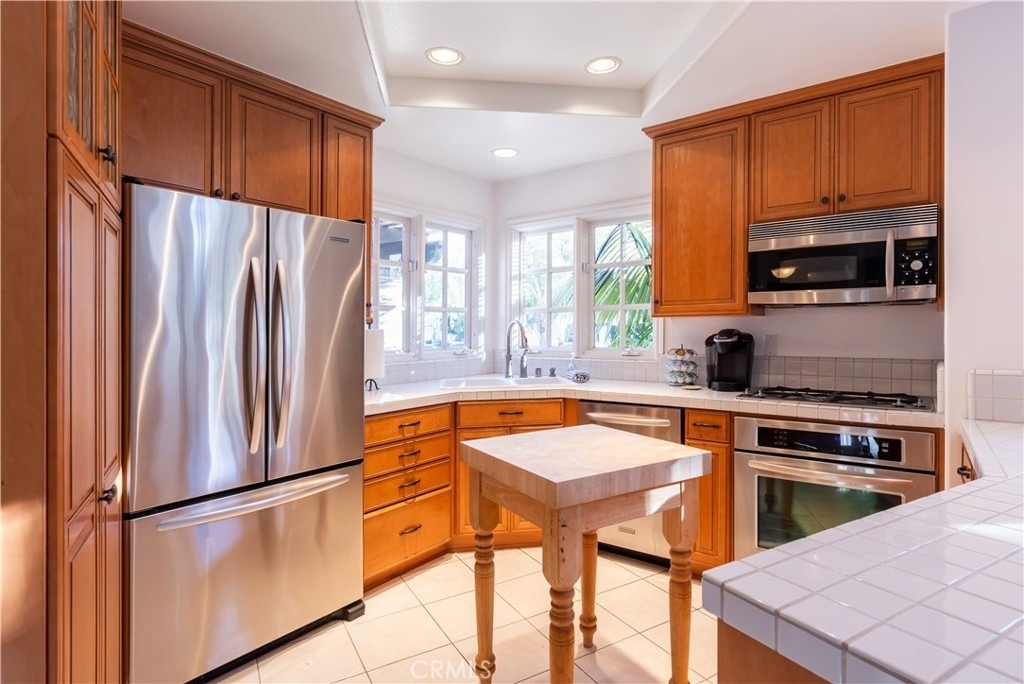 24421 Santa Clara Avenue - Photo 3