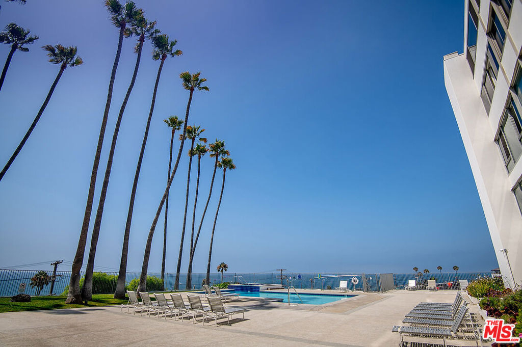 17366 W Sunset Boulevard - Photo 23