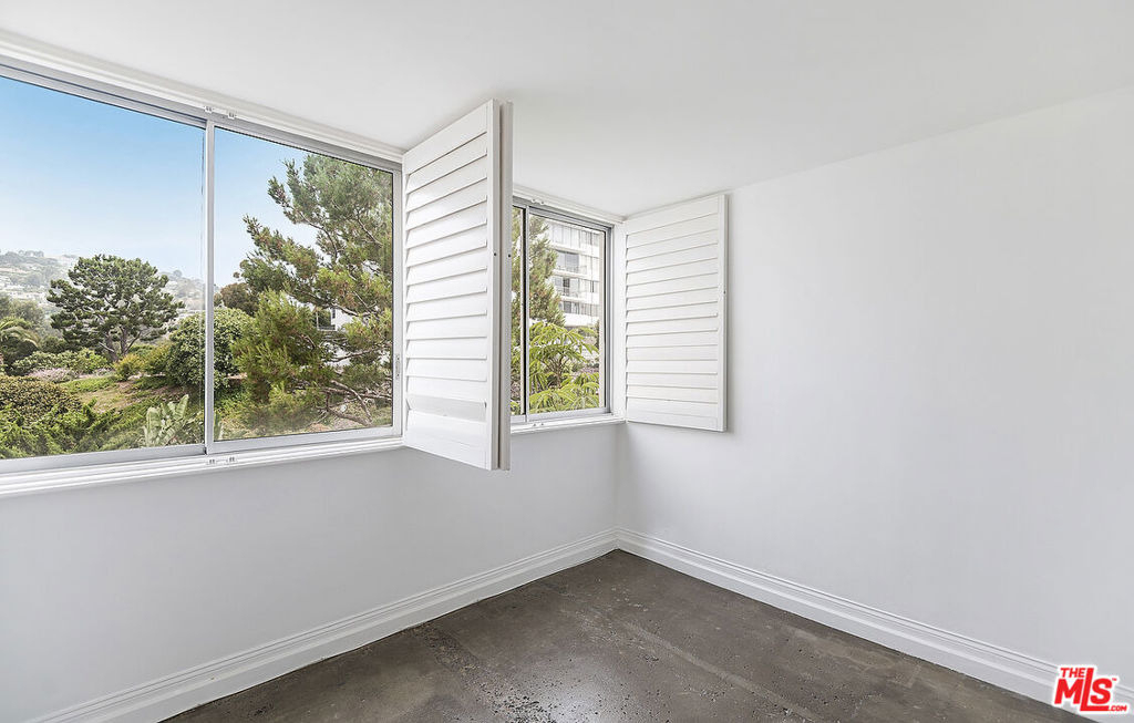 17366 W Sunset Boulevard - Photo 6