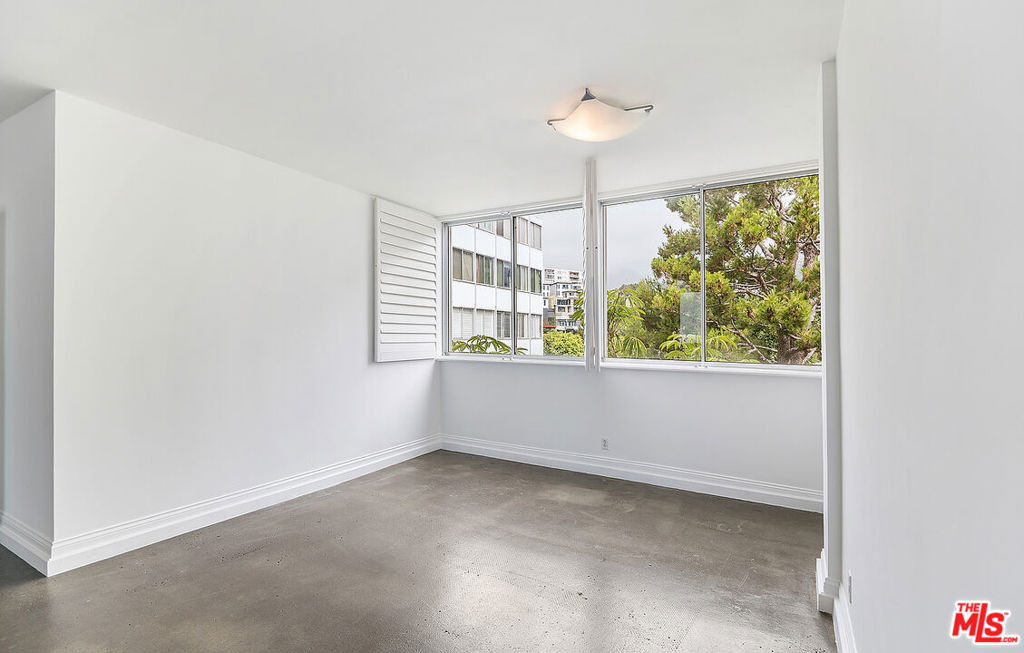 17366 W Sunset Boulevard - Photo 9
