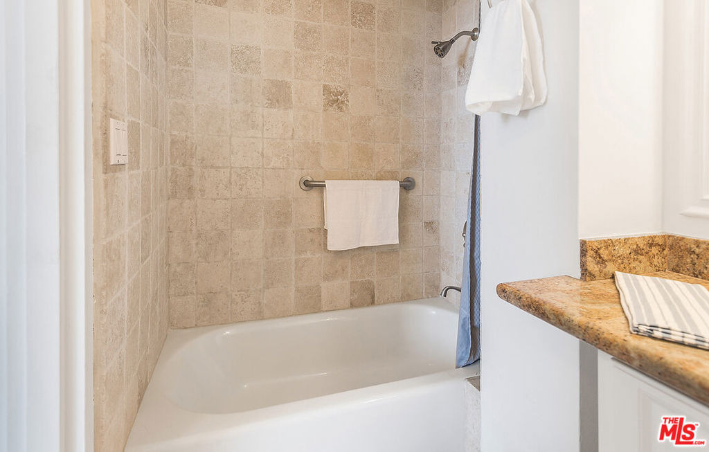 17366 W Sunset Boulevard - Photo 20