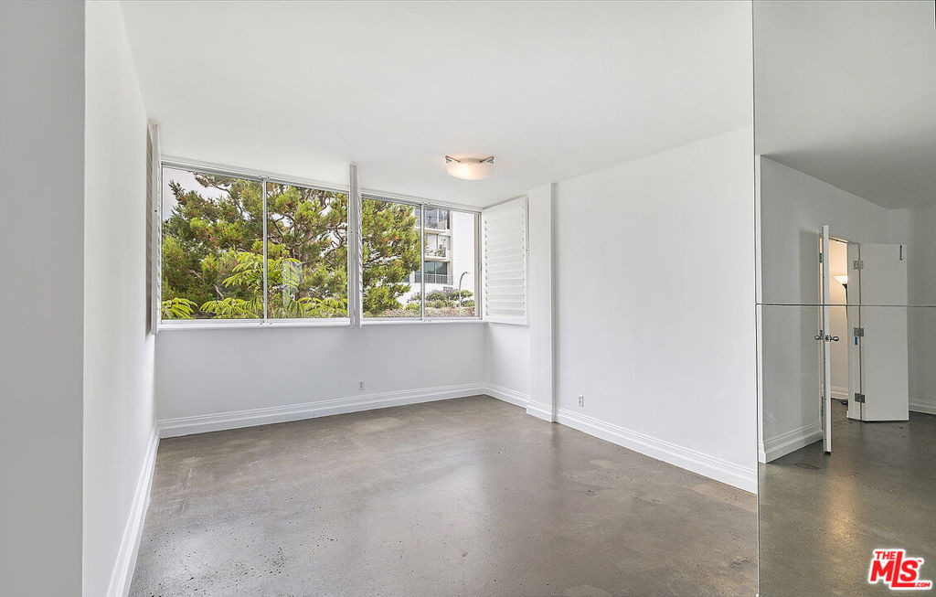 17366 W Sunset Boulevard - Photo 8