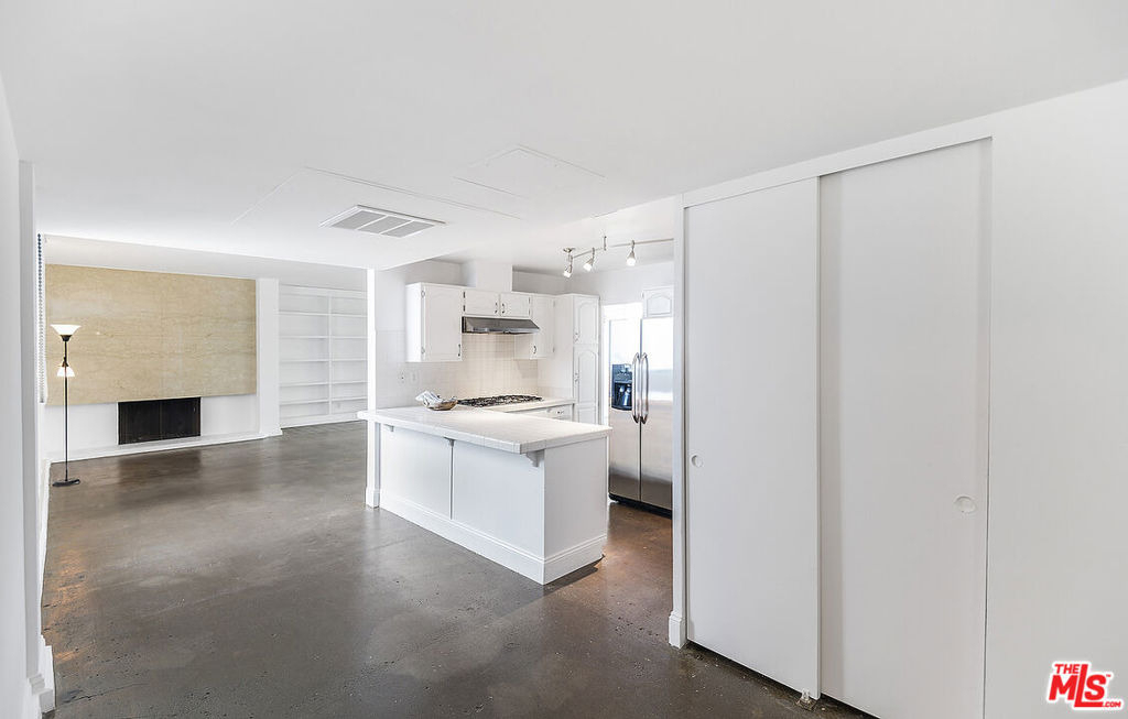 17366 W Sunset Boulevard - Photo 1