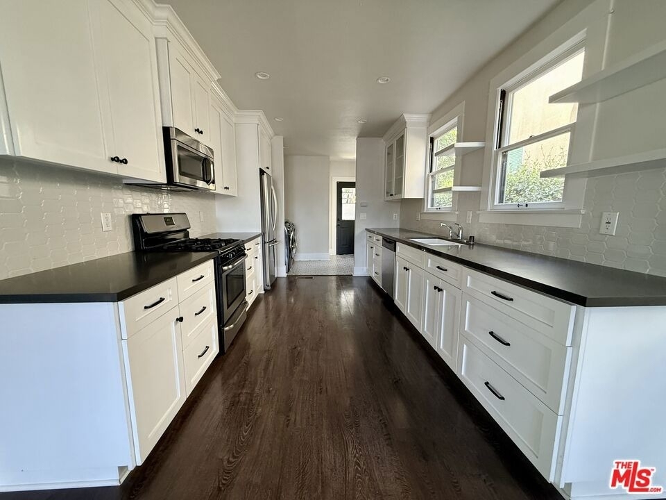 854 Serrano Place - Photo 2