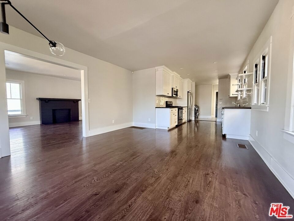 854 Serrano Place - Photo 3
