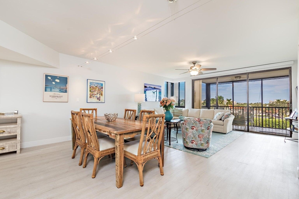16940 Bay Street N - Photo 2