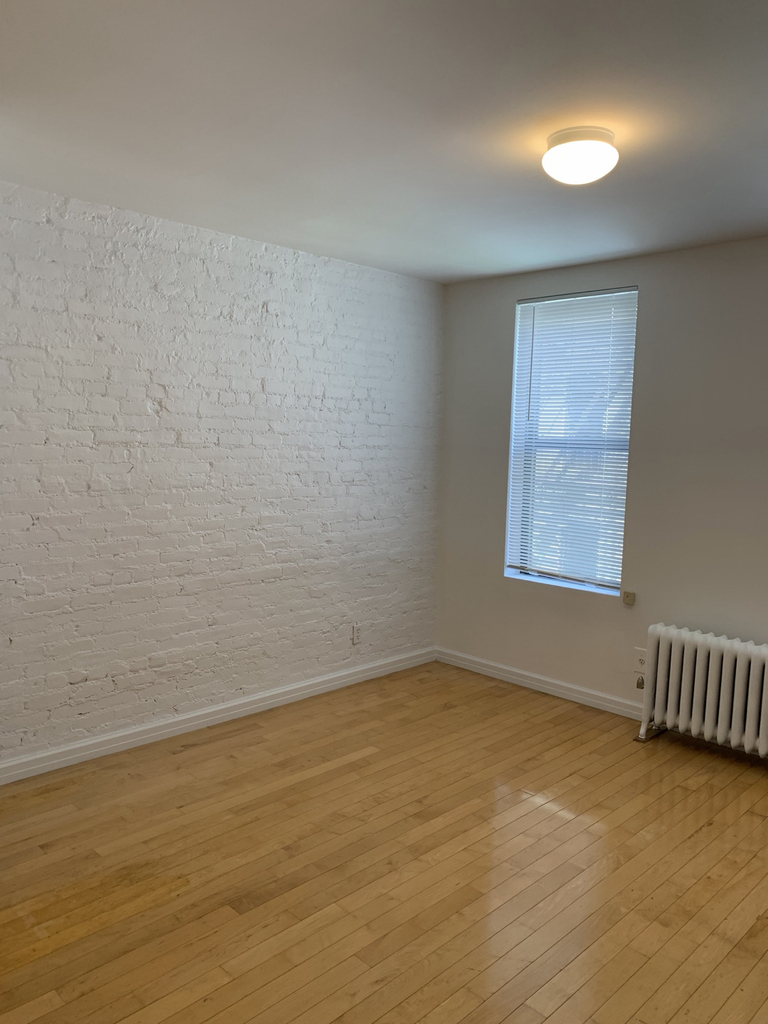 31-79 35th Street - Photo 6