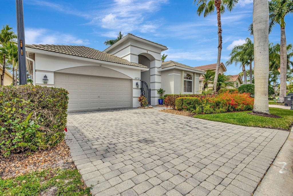 10732 Grande Boulevard - Photo 0
