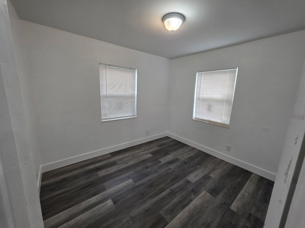 1021 Henrietta Avenue - Photo 2
