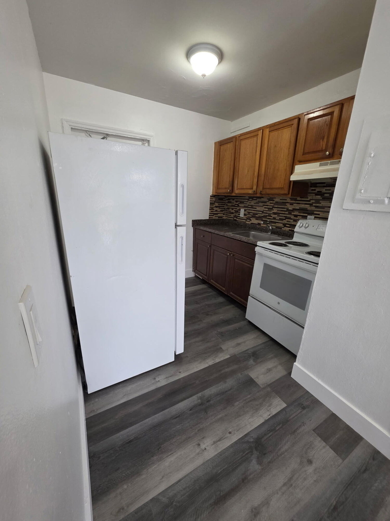 1021 Henrietta Avenue - Photo 1