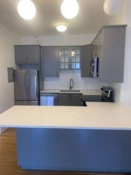 925 Beacon St - Photo 3
