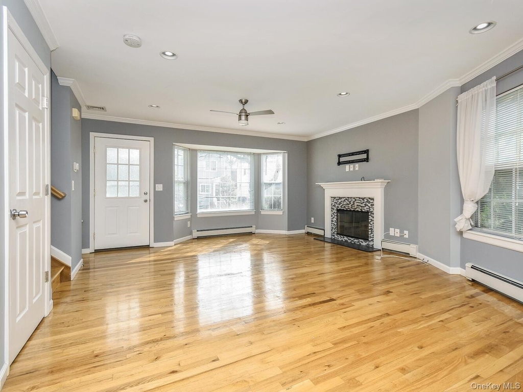 49 Ashwood Road Apt A - Photo 2