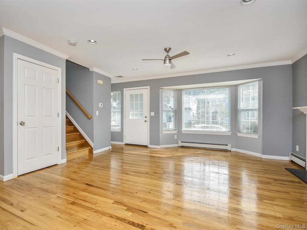 49 Ashwood Road Apt A - Photo 1