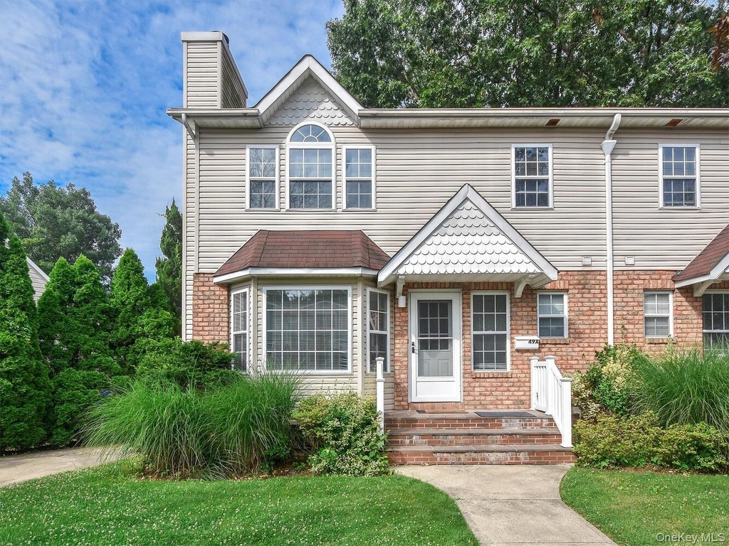 49 Ashwood Road Apt A - Photo 0