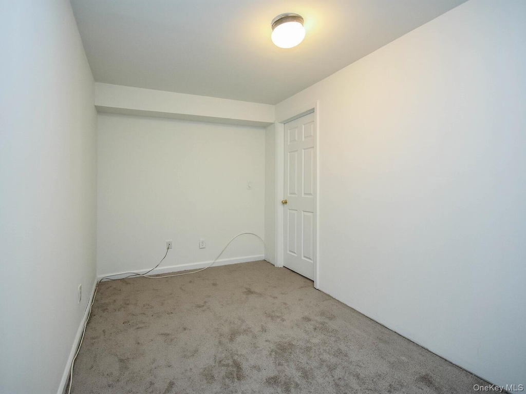 49 Ashwood Road Apt A - Photo 17