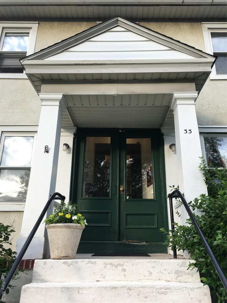33 Irma Avenue - Photo 1