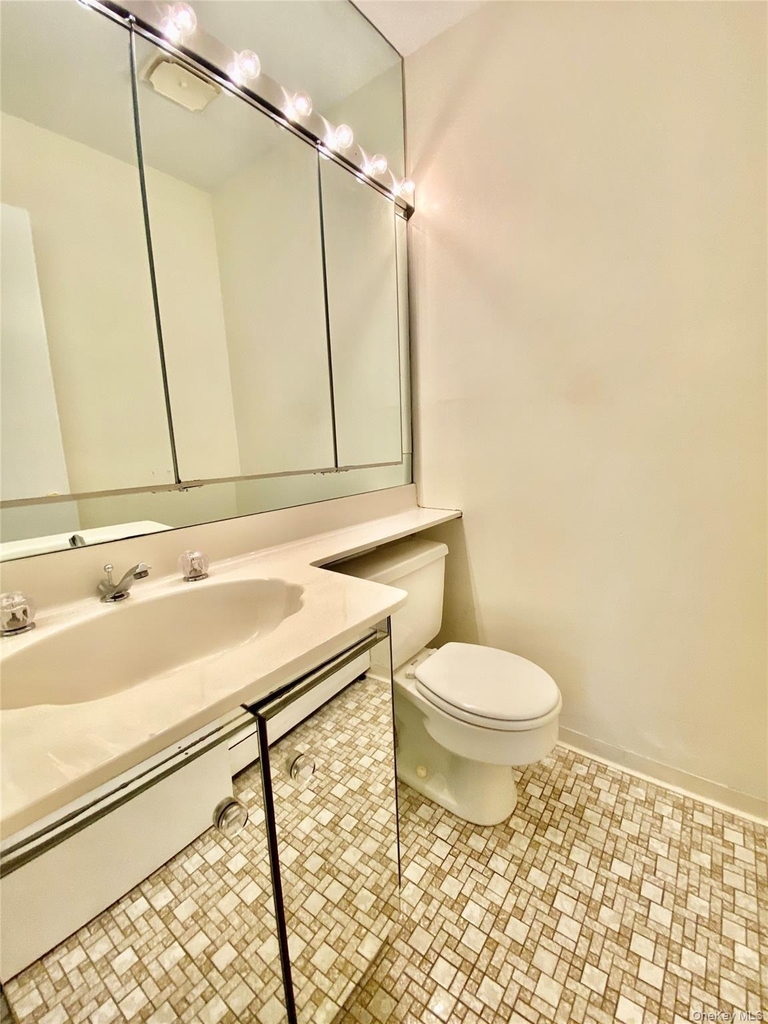75 Greenway Close - Photo 8