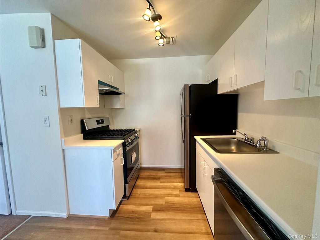 82 High Street - Photo 5
