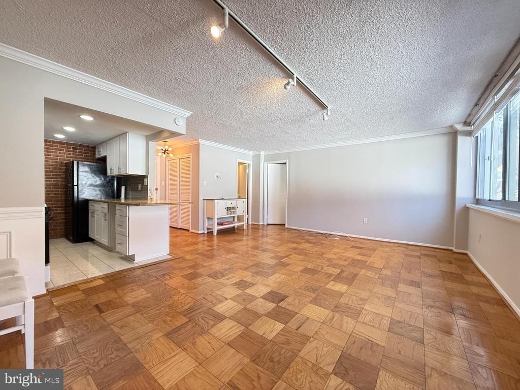5353 Columbia Pike - Photo 2
