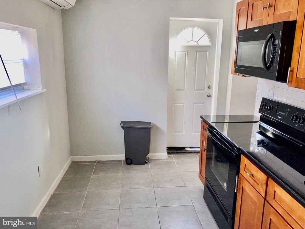 5301 Catharine Street - Photo 8