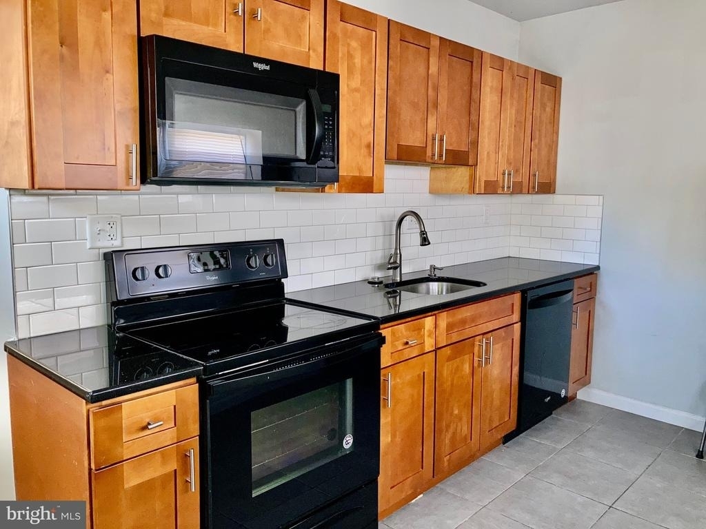 5301 Catharine Street - Photo 7