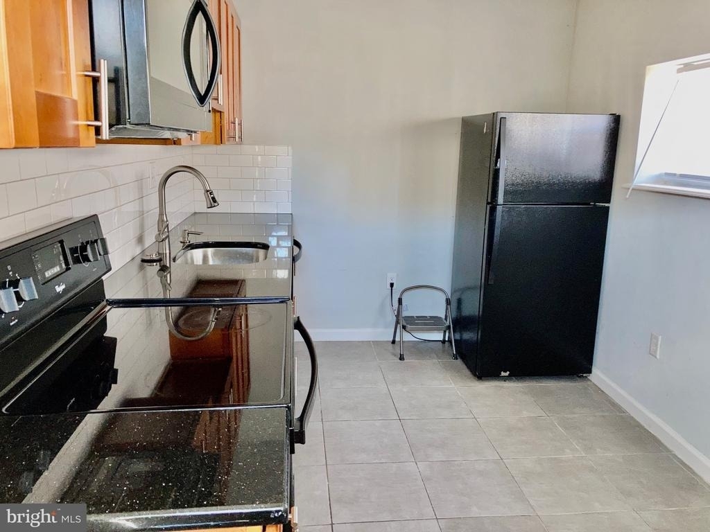 5301 Catharine Street - Photo 5