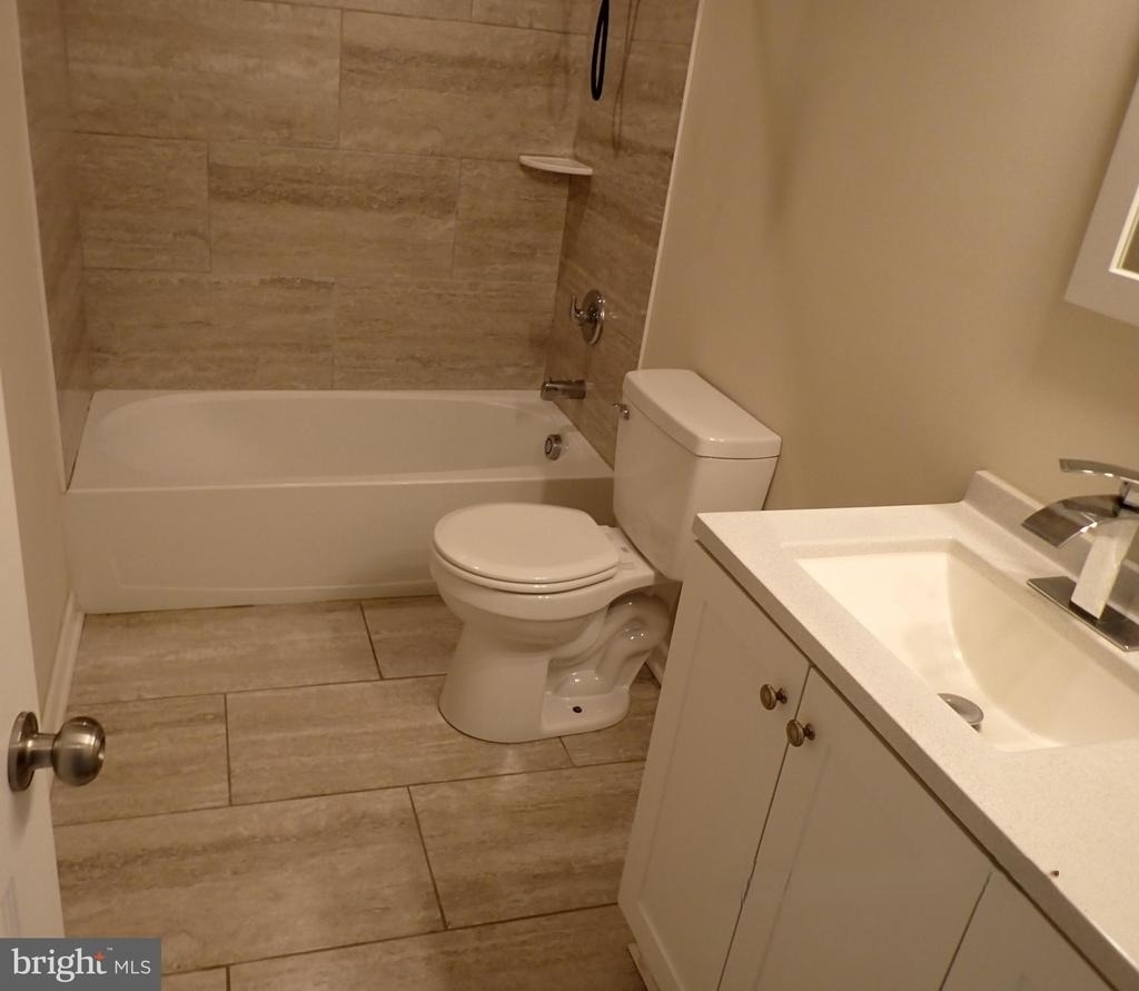 22064 Spring Valley Drive - Photo 10