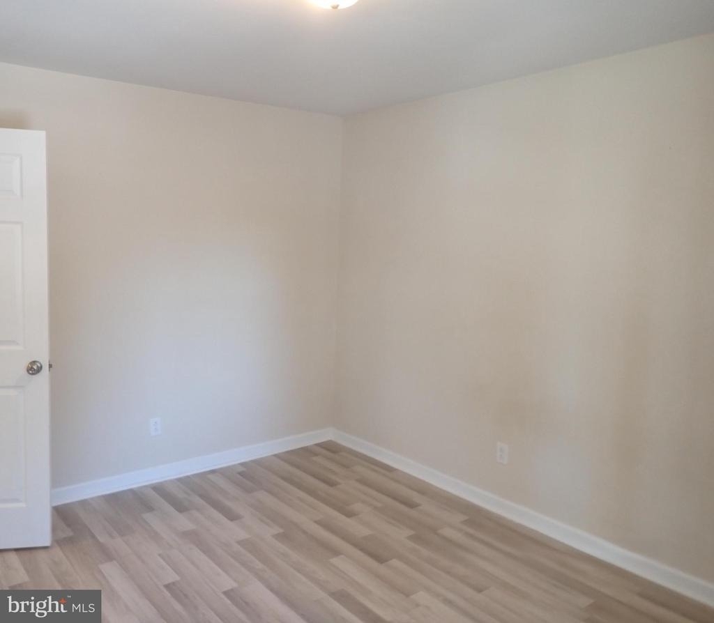 22064 Spring Valley Drive - Photo 13