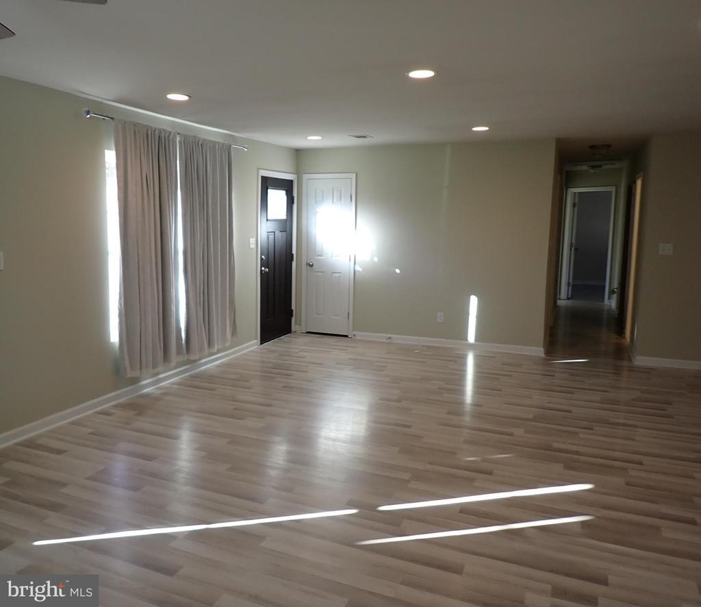 22064 Spring Valley Drive - Photo 3