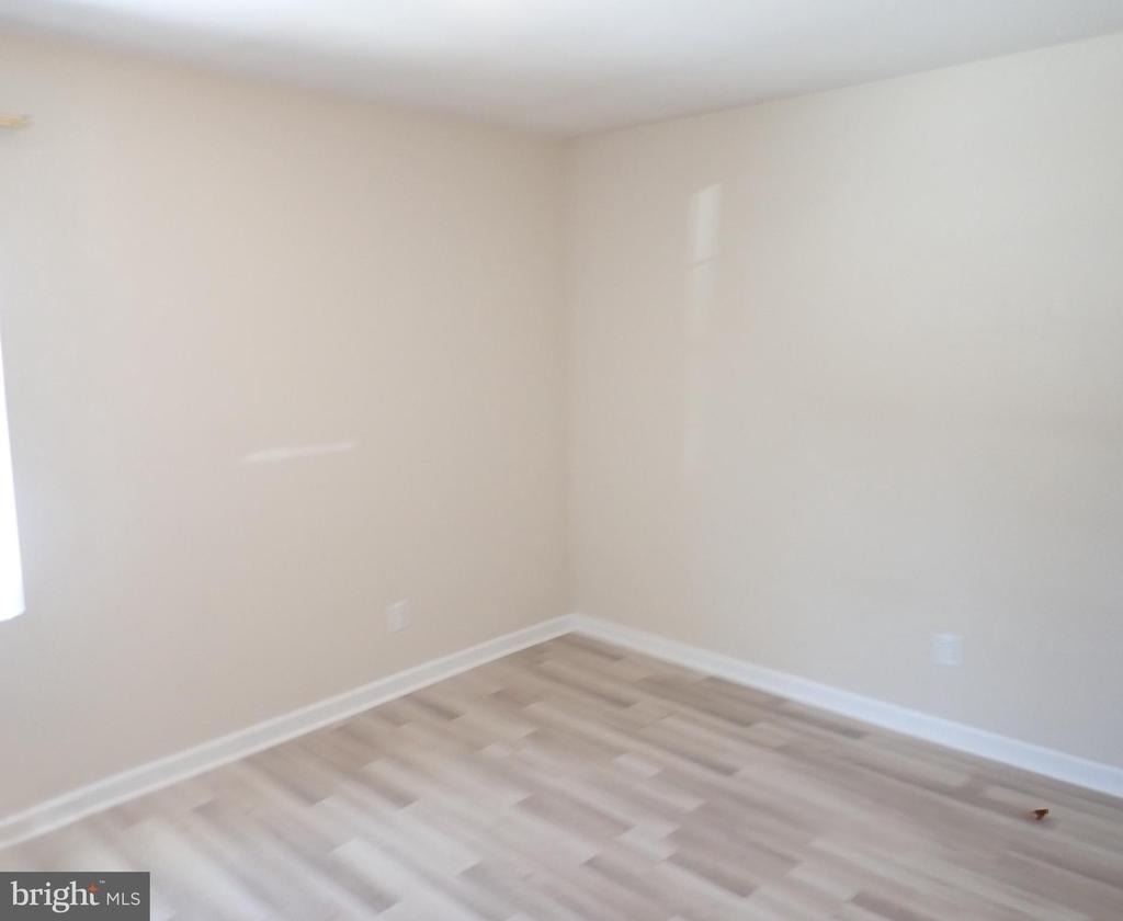22064 Spring Valley Drive - Photo 17
