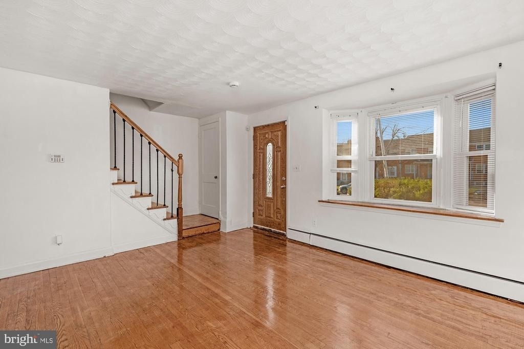 1908 E Belvedere Avenue - Photo 2
