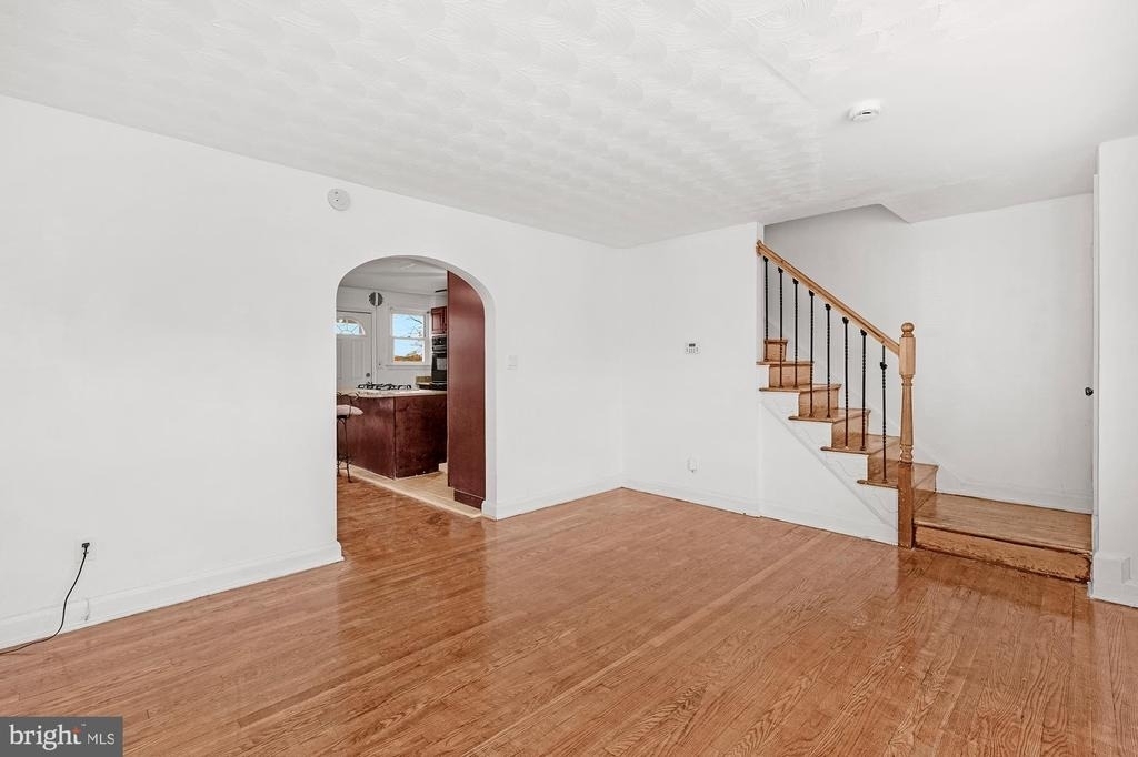 1908 E Belvedere Avenue - Photo 3