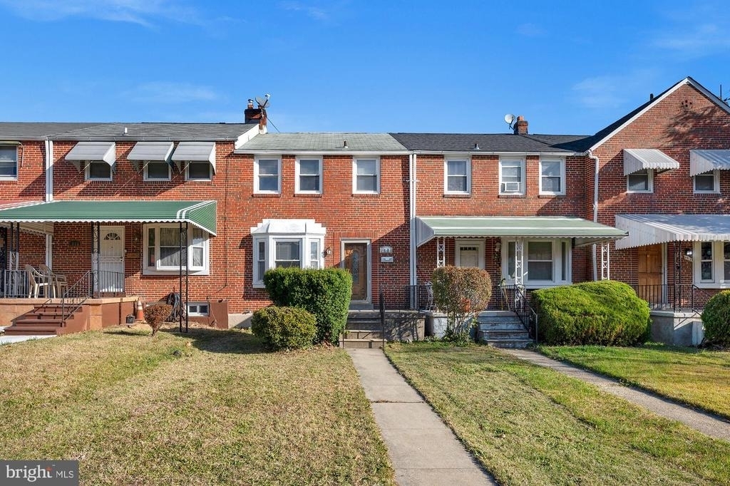 1908 E Belvedere Avenue - Photo 0