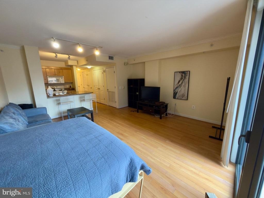 631 D Street Nw - Photo 8