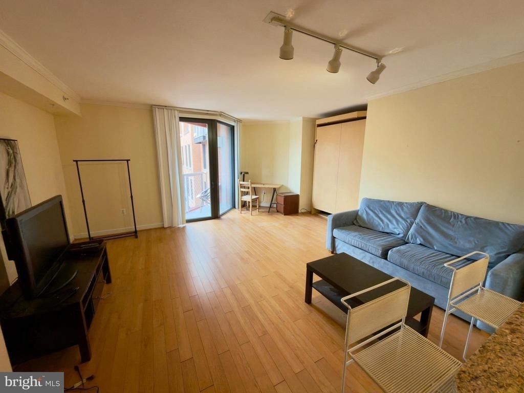 631 D Street Nw - Photo 9