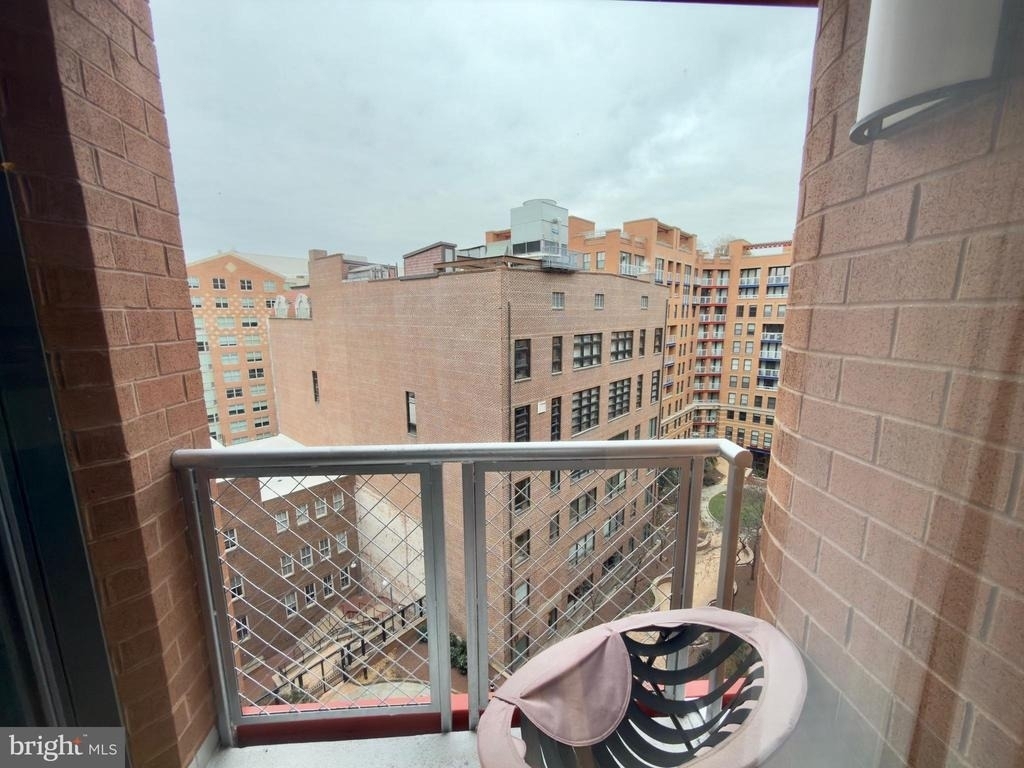 631 D Street Nw - Photo 7